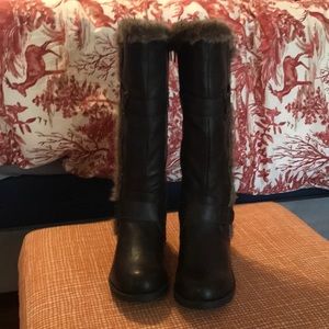 Faux fur brown boots